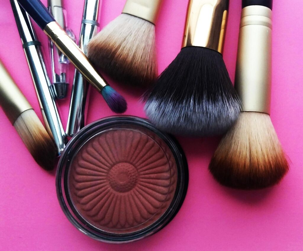 makeup 3907712 1920